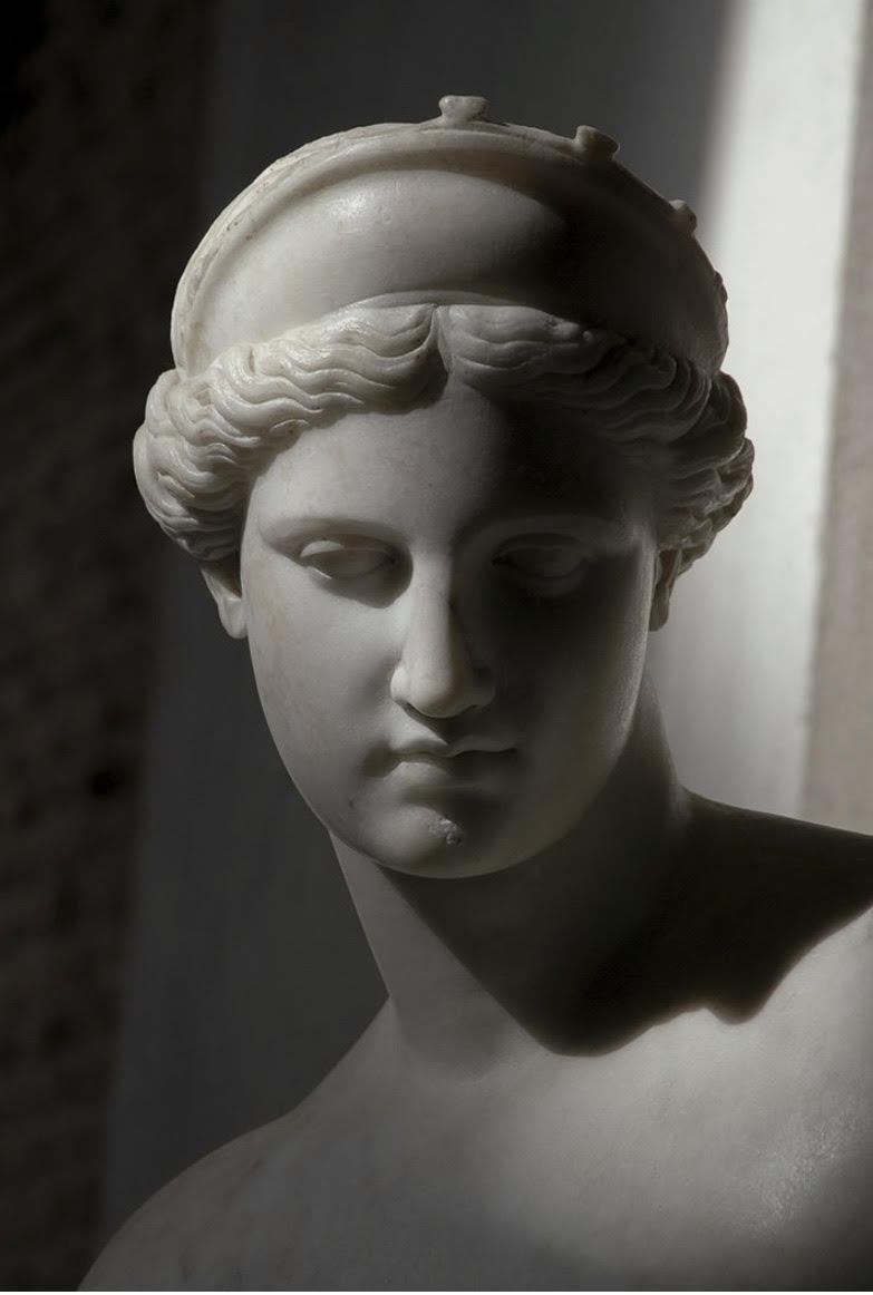 You are currently viewing About falling in love. What does Euripides suggest?